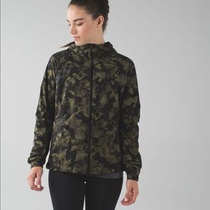 {lululemon} Camo Rise and Shine Jacket
